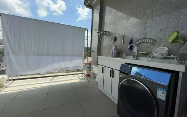 Fenghuangxiyuan Homestay