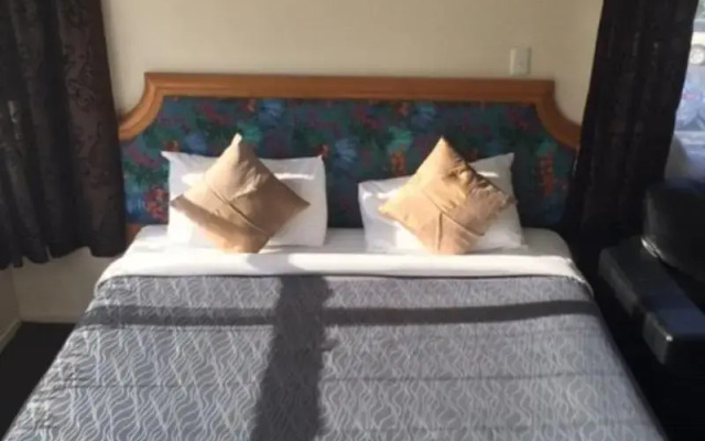 Pembrooke Motor Lodge