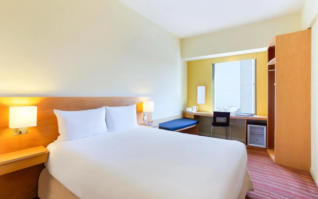 Hotel ibis Al Rigga