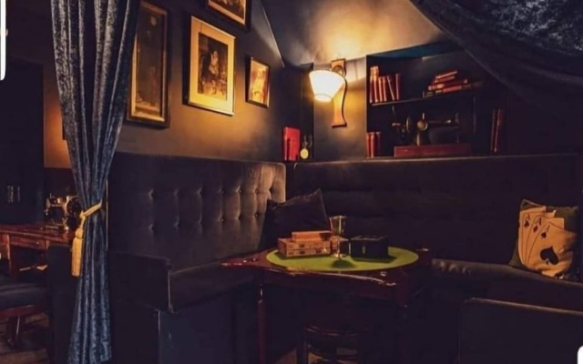 Gin Lounge Rooms