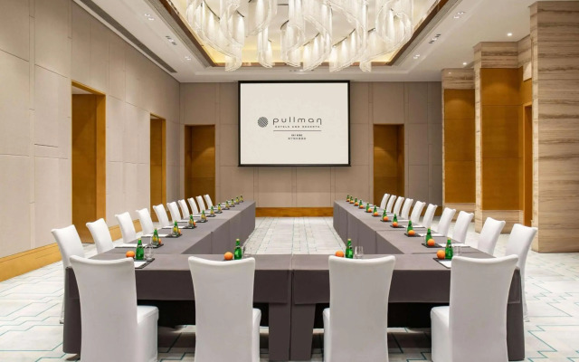 Pullman Haining