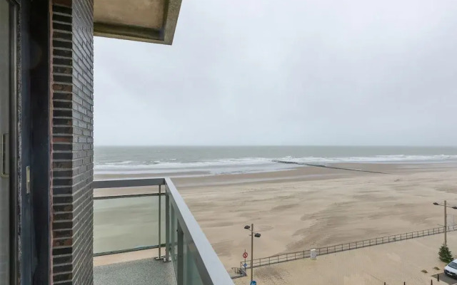 Corner Apartment on 5th Floor