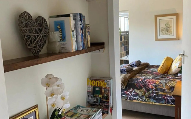 Lovely, spacious 1 bedroom rental and free parking