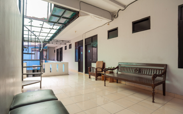 RedDoorz Syariah near Margonda Raya