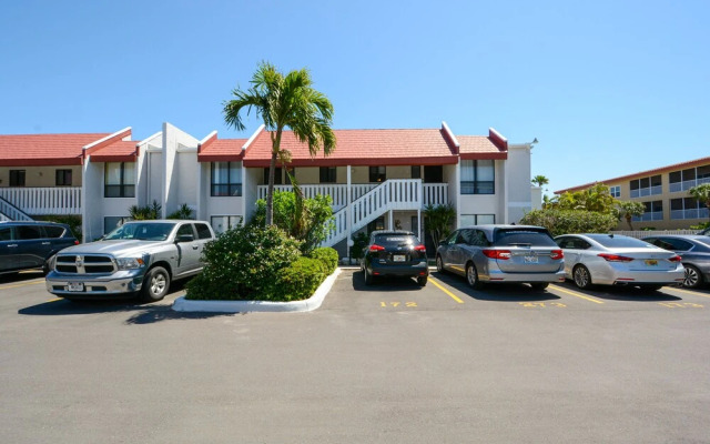 Runaway Bay Resort by BBG