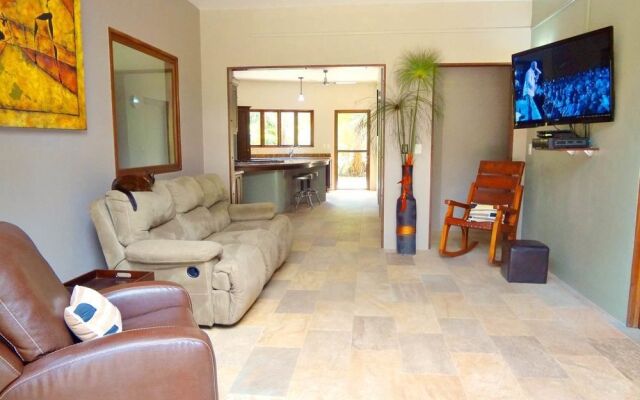 Manoas Luxury Camping and Villa Rentals