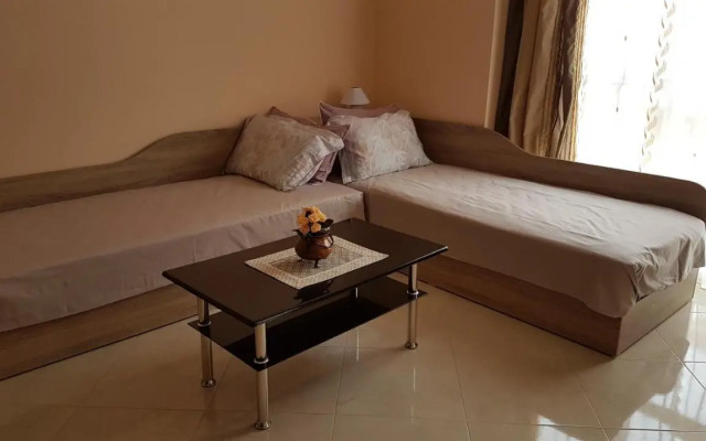 Zefira Apartments