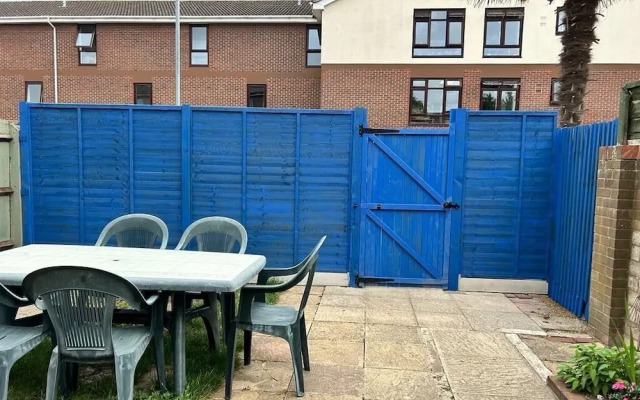 Blue Sparrow House