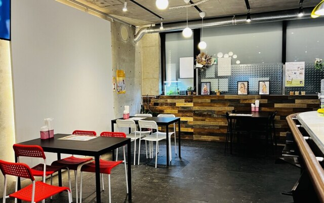 Hotel Adonis - Hostel