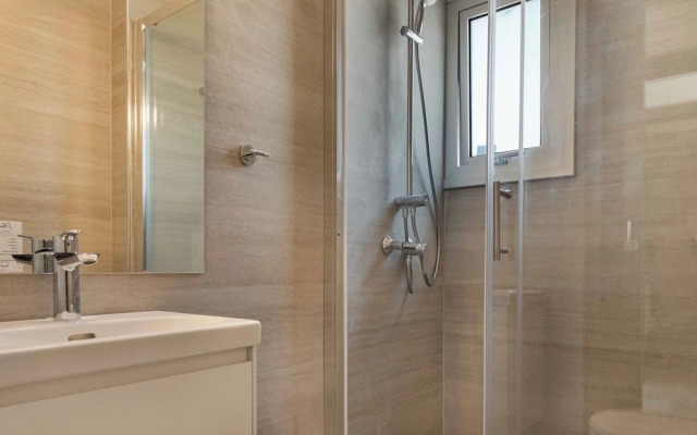 Phaedrus Living: Travertine Residences 102