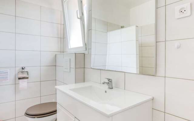 Luxury Villa in Aigne with Swimming Pool