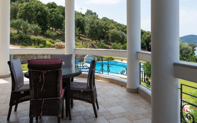 Swanky Holiday Home in Gourgovli With Private Swimming Pool