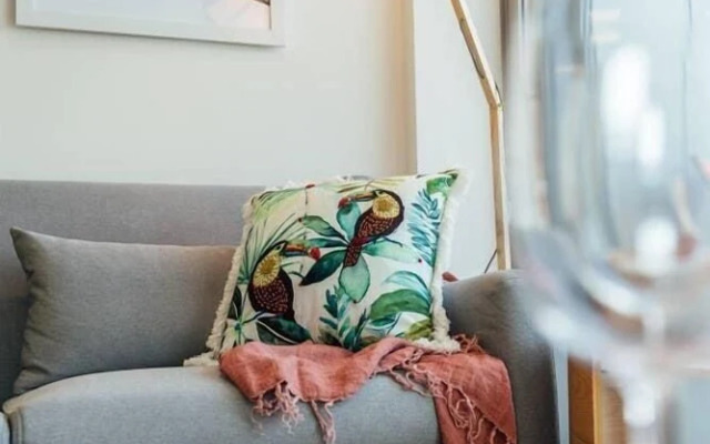 Paradiso on Bent - Netflix - Wifi - City life