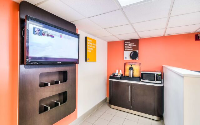 Motel 6 Chicago South-Lansing #4808