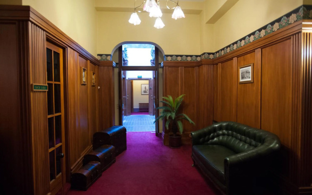 The County Hotel