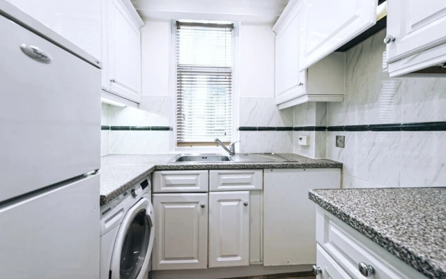 South-Kensington Apartment