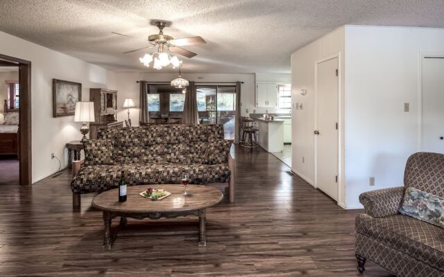 AAA Escape - Three Bedroom Cabin