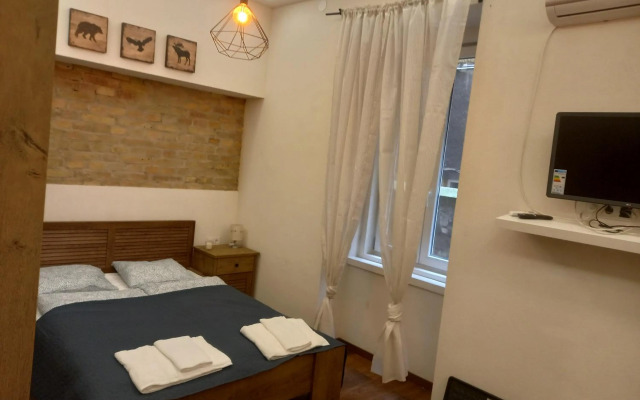 Hi-Bp Liszt Ferenc square Studio apartment