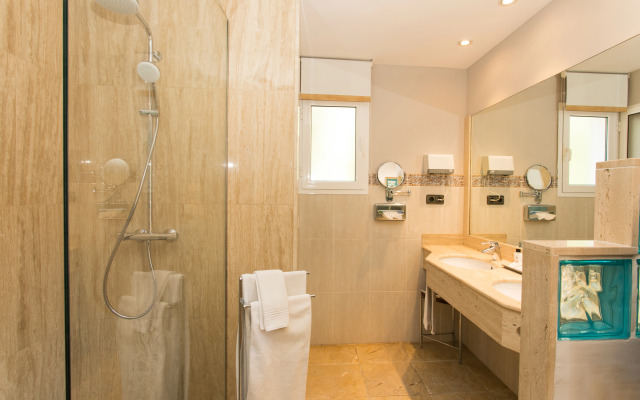 Minura Hotel Cala Galdana & Apartamentos