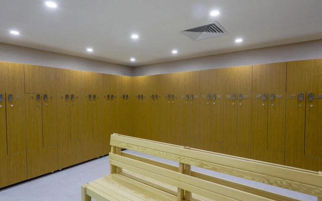 Shimall Deluxe Hotel