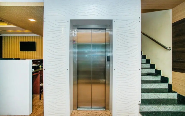 OYO 5641 Hotel Corporate Park Inn