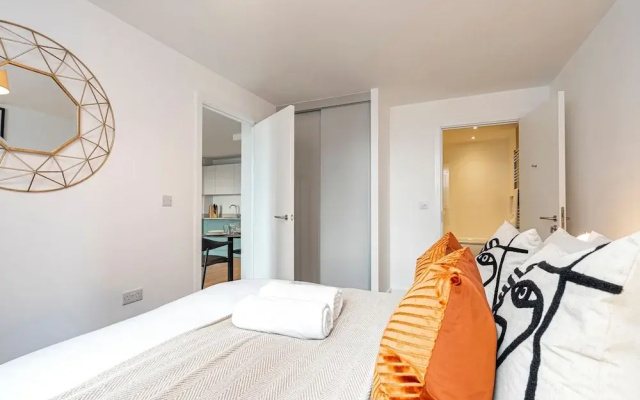 Designer Flat Near City Centre