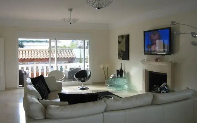 Villa 82