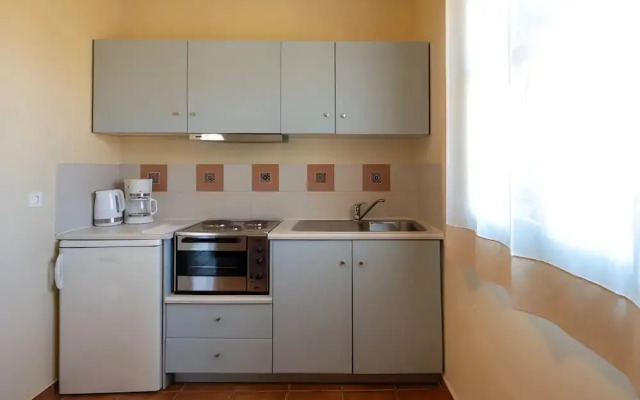 Cozy Gem With Access to a Sparkling Shared Pool