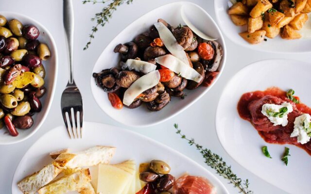 AC Hotel Pittsburgh Downtown