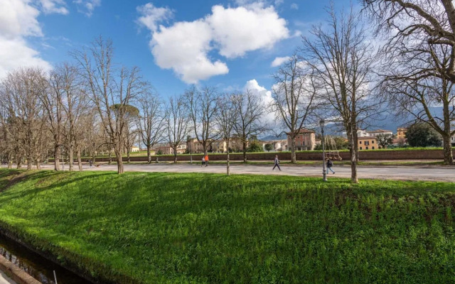 Casa Daria in Lucca With 4 Bedrooms and 3 Bathrooms