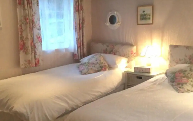 Holly House Bed & Breakfast