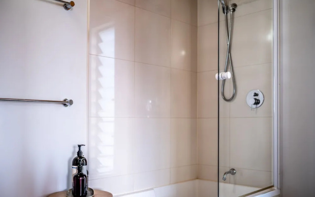 Freycinet Beach Apartments