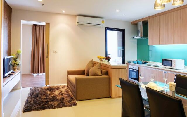 Kanyarat Lakeview Condominium by Wilai
