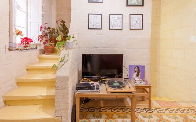 Senglea, Typical Seaview Townhouse