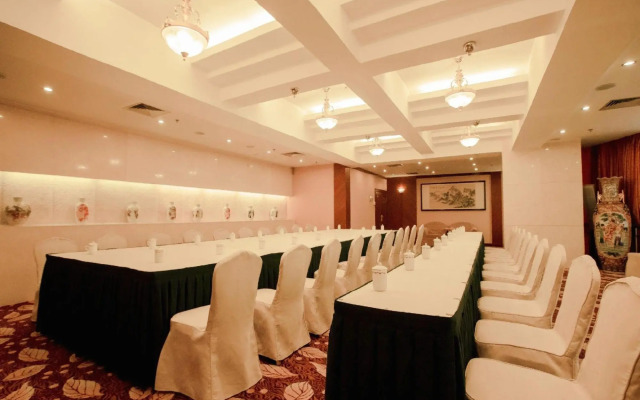 Xiongbao Hotel