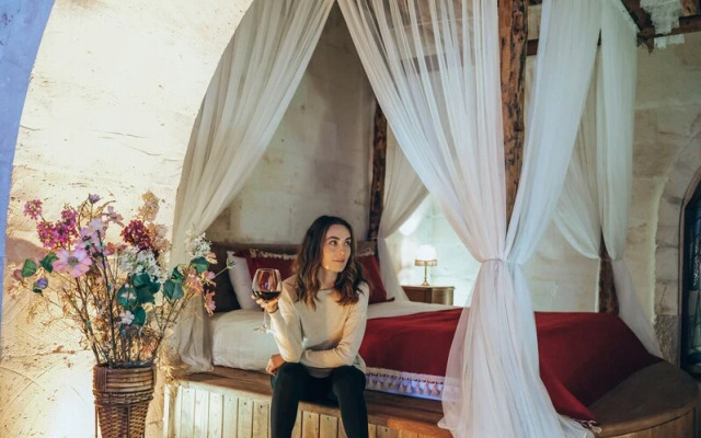 Kalsedon Cave Suites