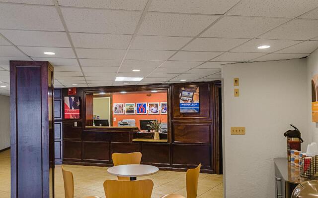 Motel 6 Westborough