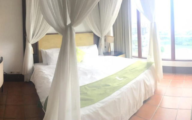 The Loft Seaside Suites