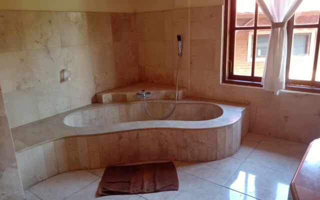 Airy Ubud Monkey Forest Bali