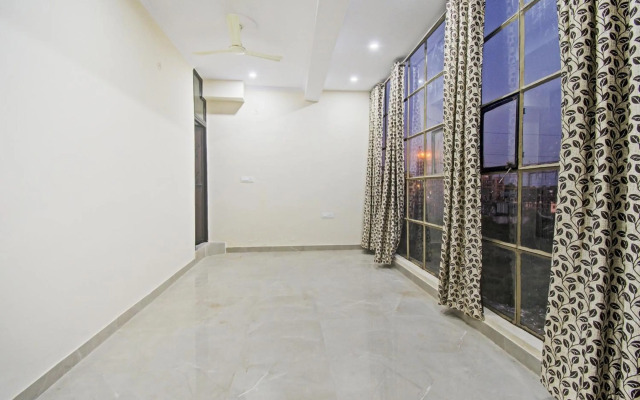 OYO Flagship 70066 Hotel Green Apple