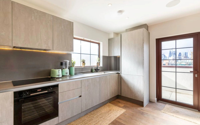 City View Spacious 2 Bedroom Penthouse