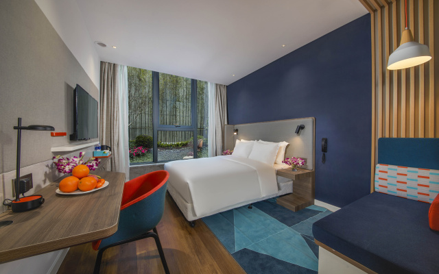 Holiday Inn Express Shanghai Xuhui Binjiang by IHG – Guest Rooms – Shanghai
