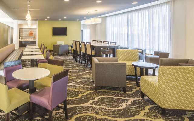 La Quinta Inn & Suites by Wyndham Hattiesburg - I-59