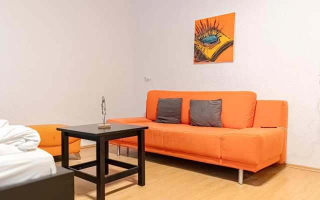 Chic Apartment - Very Central and Well Connected