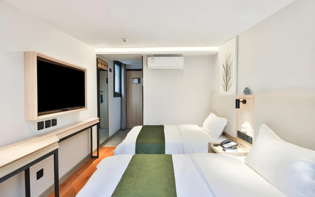 GreenTree Express Hotel (Beijing Dongcheng Beixinqiao Subway Station Guijie) – Guest Rooms – Beijing