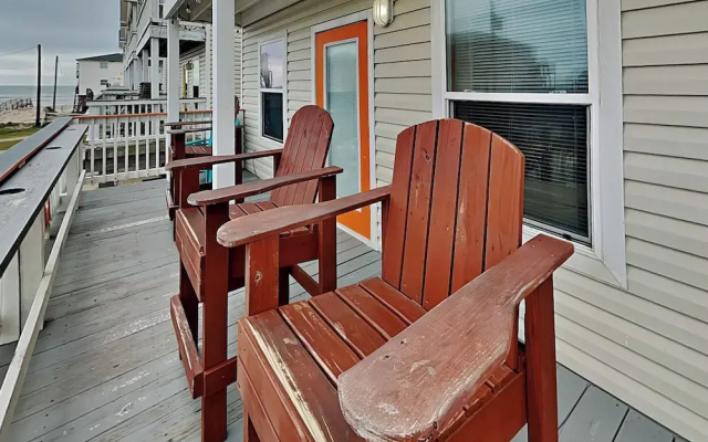 Twin Palms at Surfside by Ryson Vacation Rentals