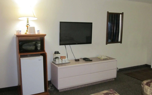 Chinook Motel