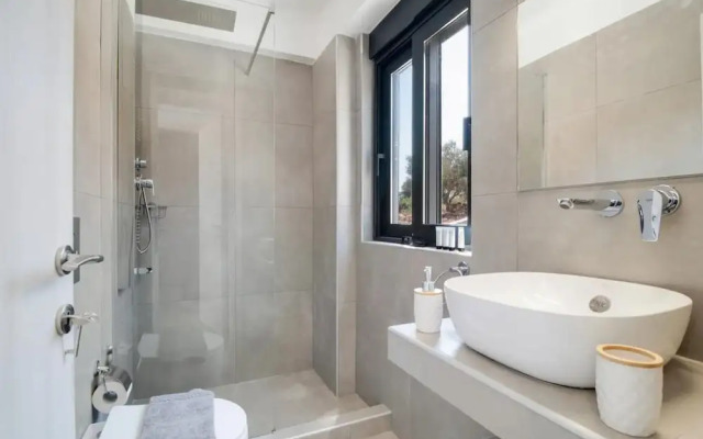 Villa Andria With 5 Bedrooms and 5 Bathrooms