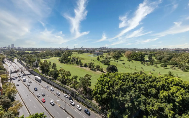 Meriton Suites Waterloo