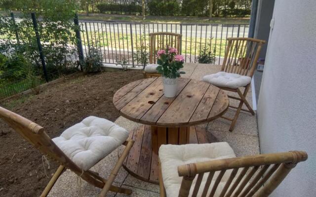 Chic apart terrace garden parking